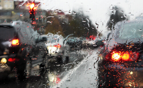 driving in wet weather, Our top tips for driving in wet weather