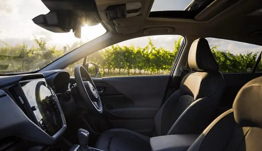 Versatile roof rails and sunroof - Subaru Crosstrek Design